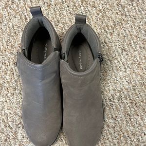Easy Spirit ankle boots Size 9